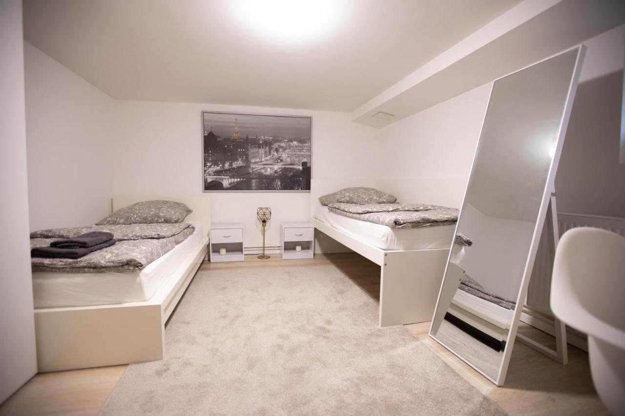 80Qm - 4 Rooms - Private Parking - Keller-Basement - Mallibase Apartments Hannover Eksteriør bilde